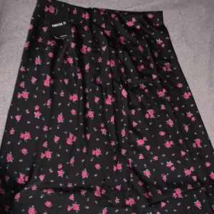 Forever 21 midi skirt 🌺